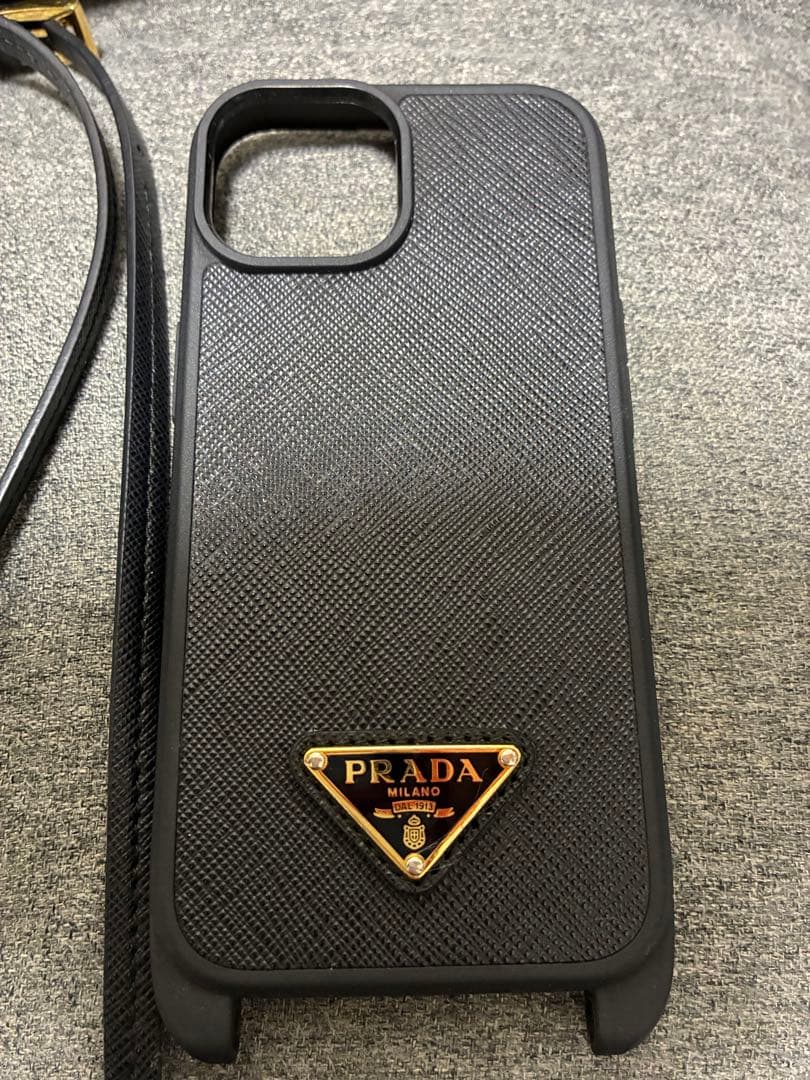 PRADA ブラック ハードケース iPhone15用