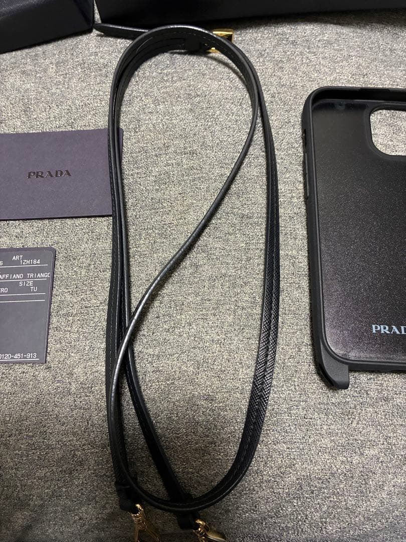 PRADA ブラック ハードケース iPhone15用