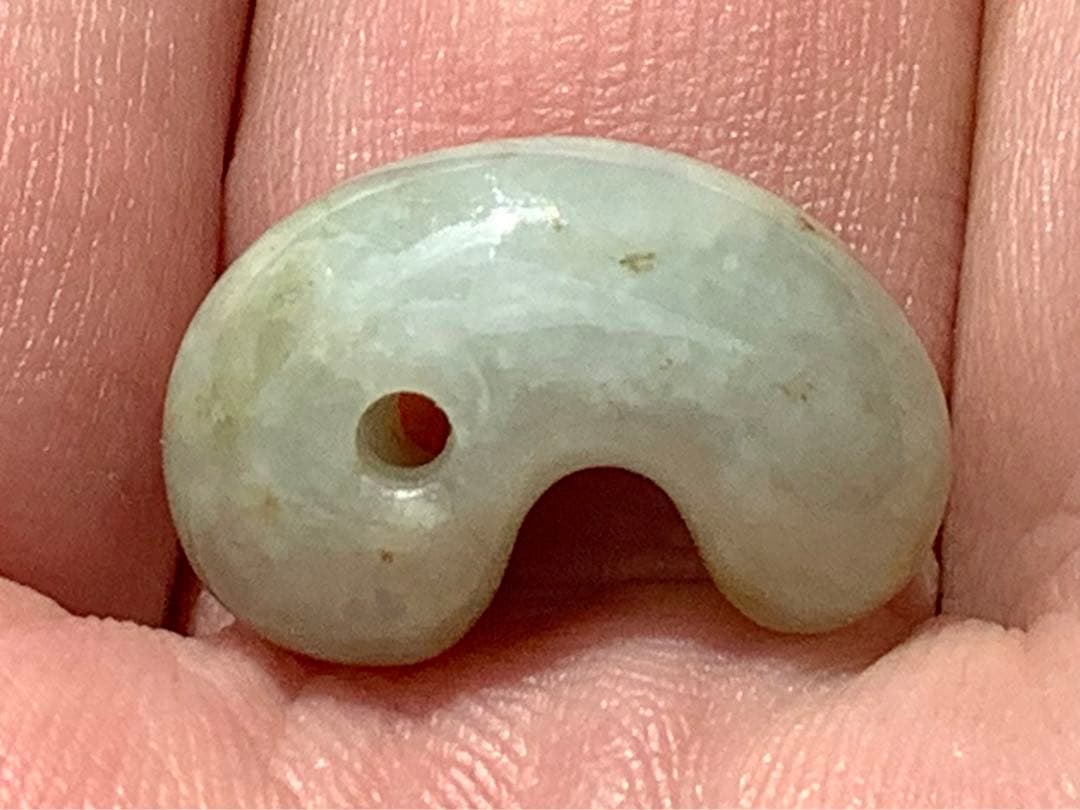 ✳希少色*黄色味混じり　糸魚川翡翠ジェダイト勾玉　ソーティング付本物を‼️