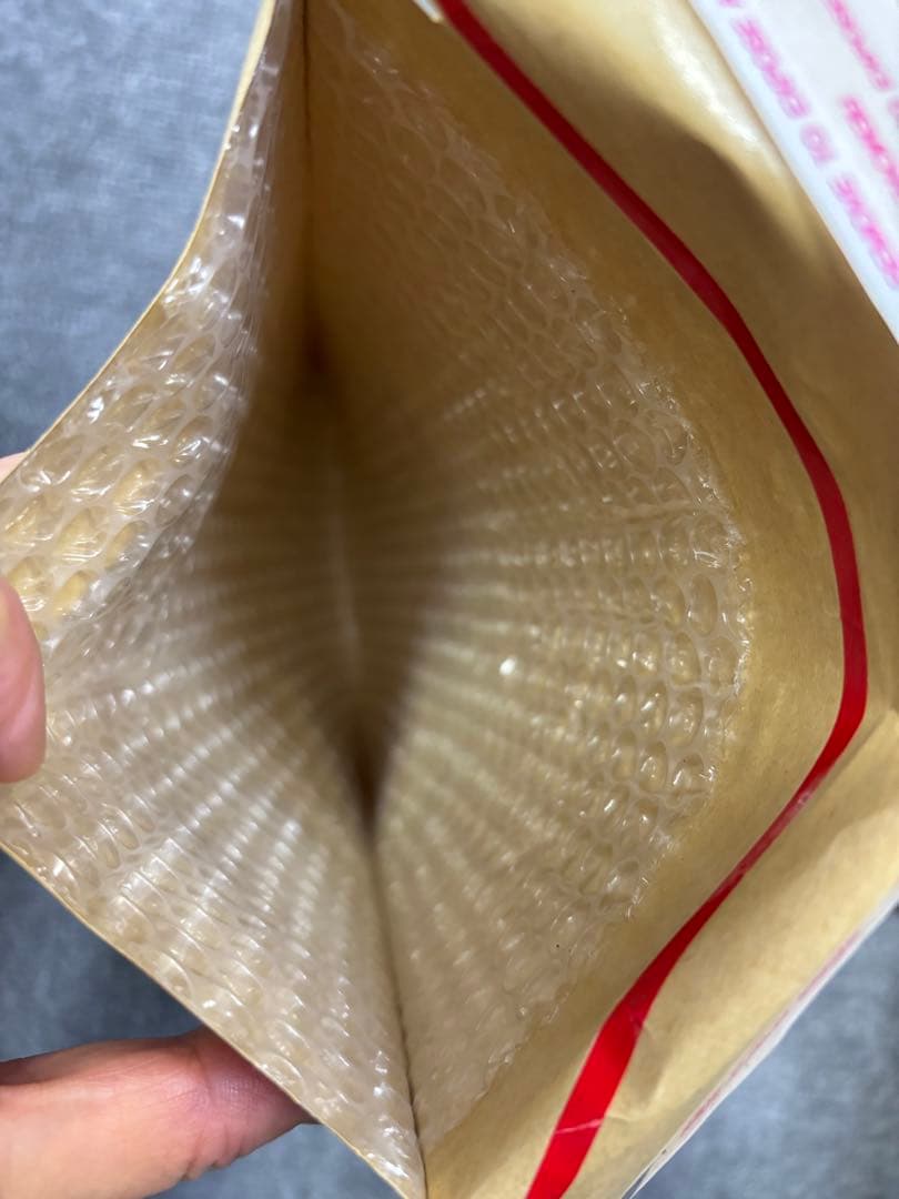 プチプチ封筒クッション小物用 400枚　外寸 25.4cm x 19cm茶色