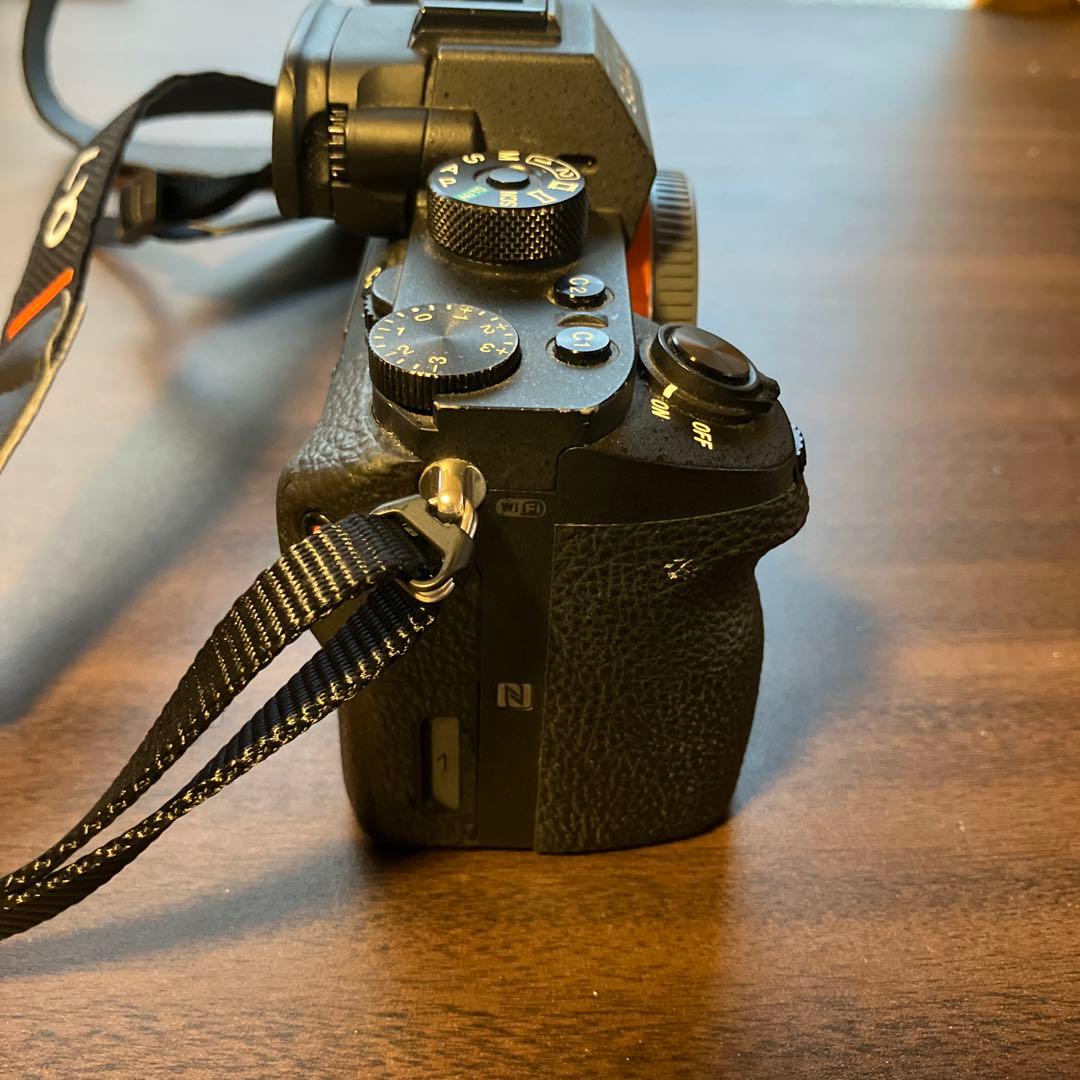 Sony a7R2 ミラーレス一眼(バッテリー付き)
