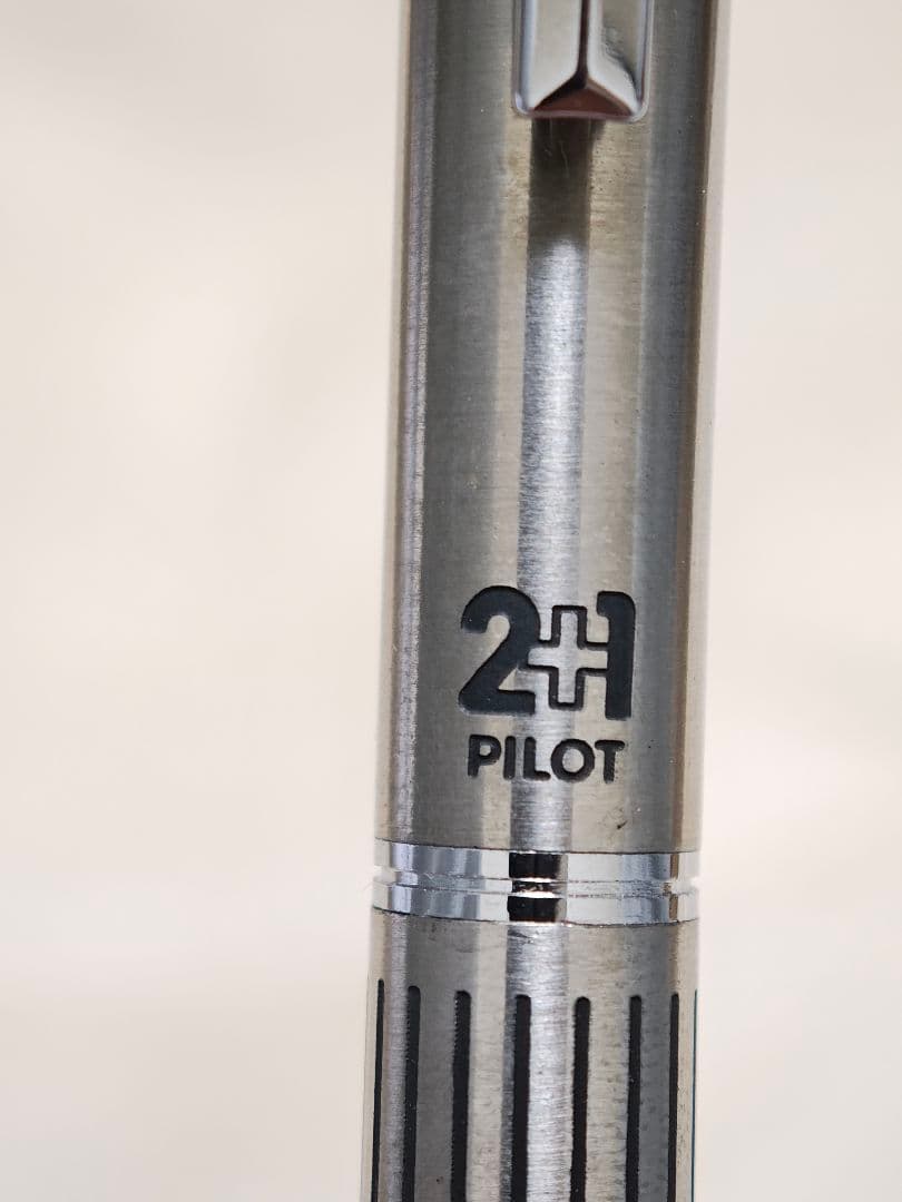Pilot　2+1　廃盤　ボールペン　多機能ペン　蝕刻加工　パイロット　振り子式