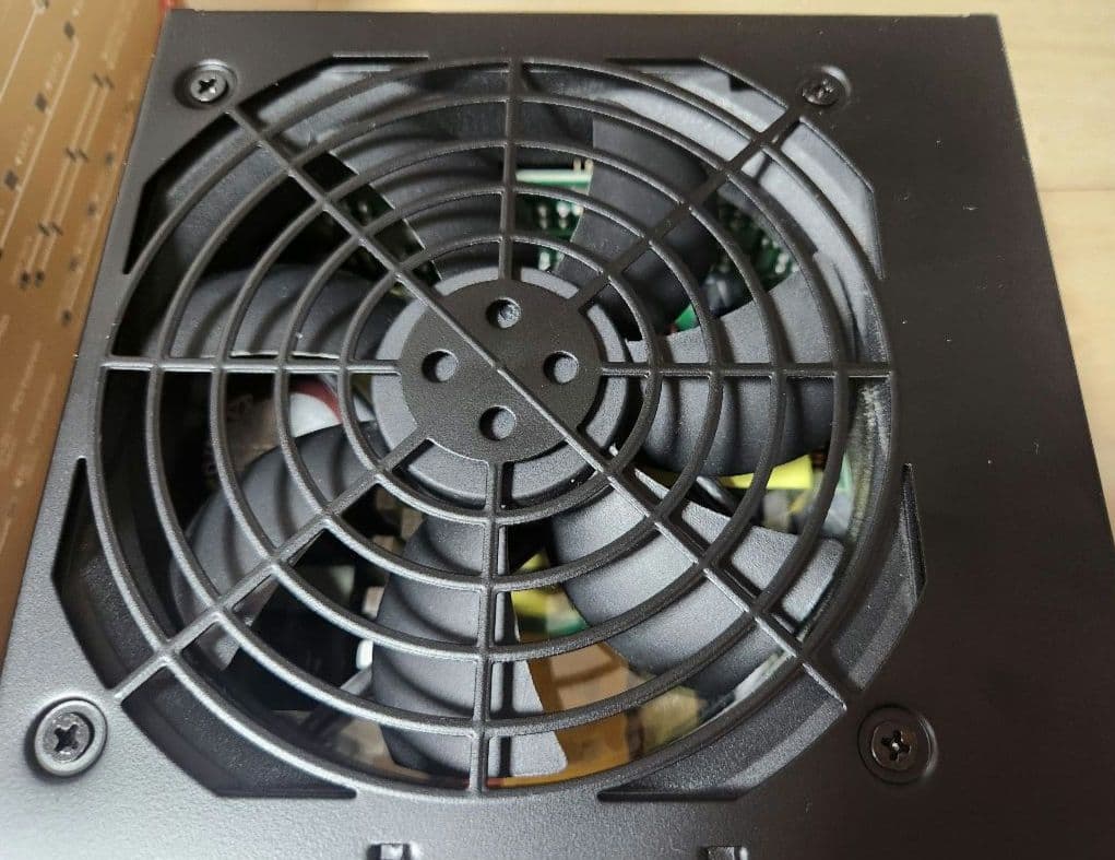 玄人志向 高効率電源ユニット 650W