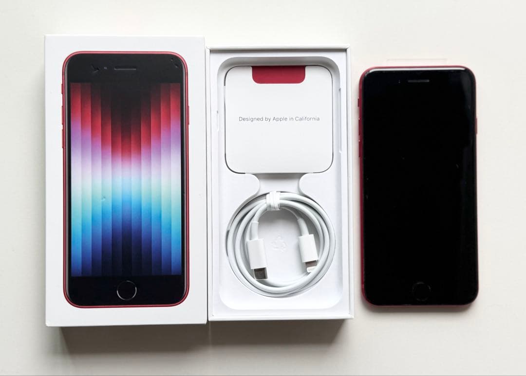 Apple iPhone SE (第3世代) レッド 本体