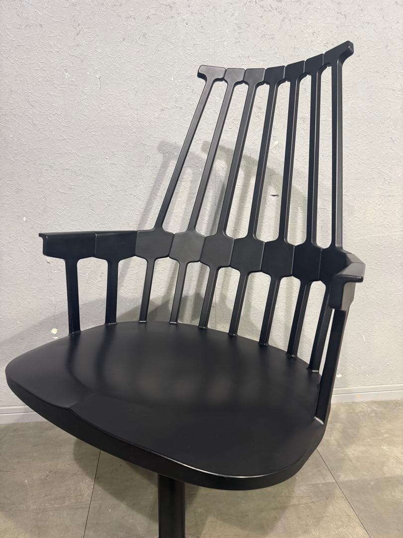 Kartell カルテル　カムバックチェア　スイーベルベース