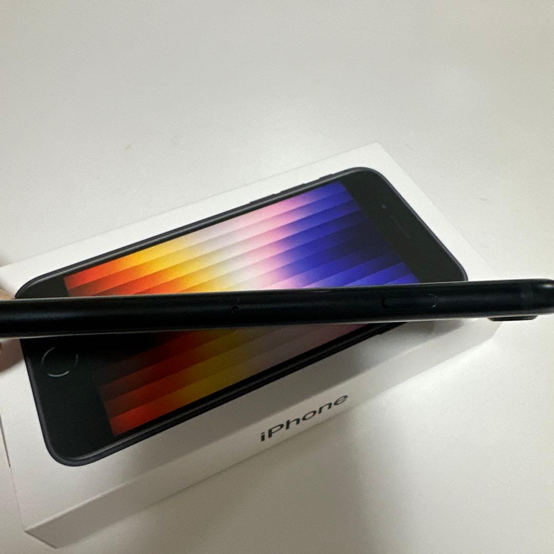Apple iPhone SE (第3世代) ミッドナイト64GBブラック