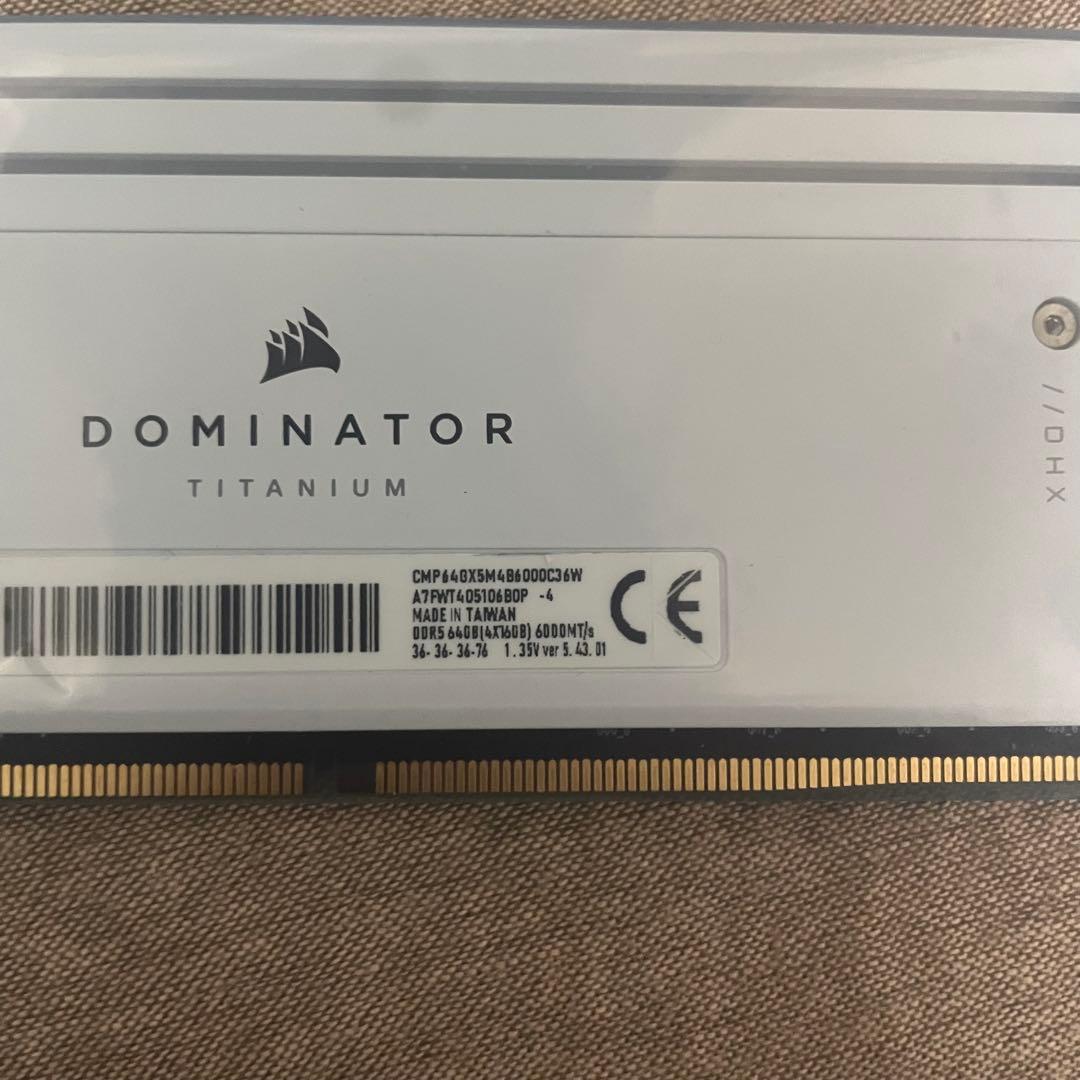 メモリー Dominator Titanium 16GB DDR5 6000MH