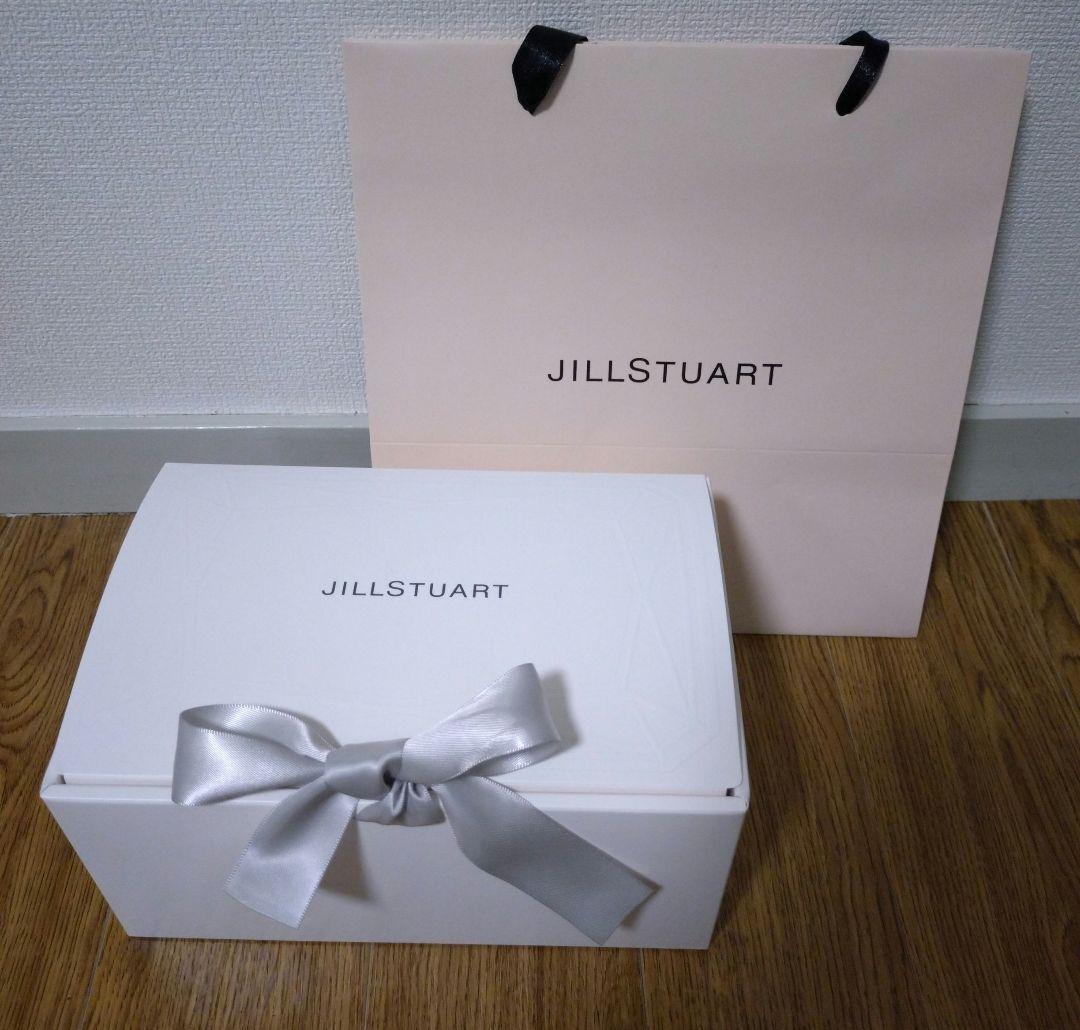 JILL STUART アイシャドウ　リップバーム　ブラシ　ポーチ　ギフトセット
