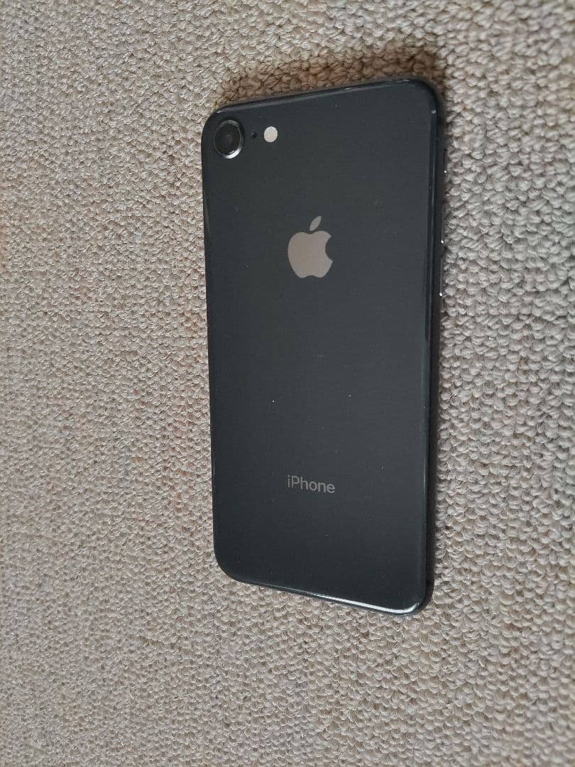 美品 iphone8