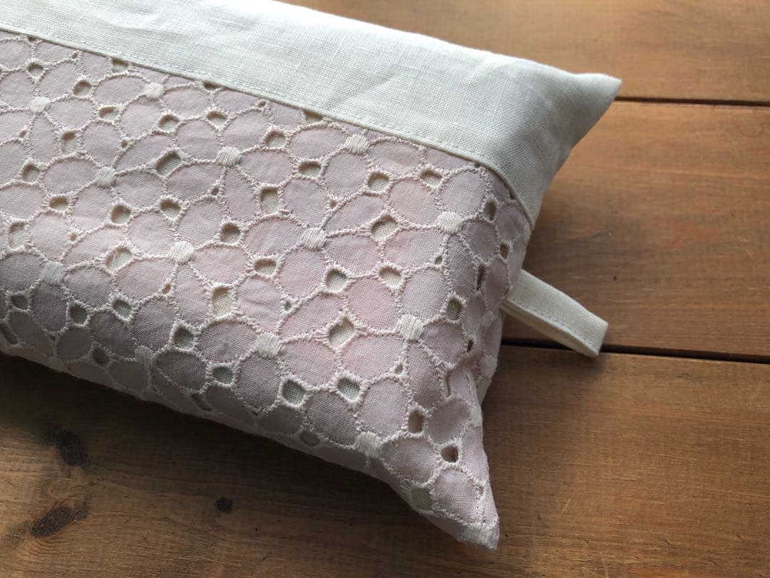 141.ティッシュカバー　ナチュラル　刺繍　P
