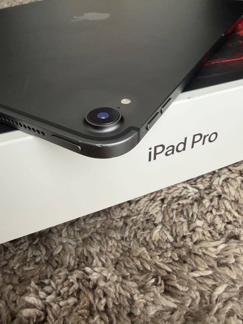 【完動品】iPad pro 12.9 第3世代Wi-Fi + Cellular